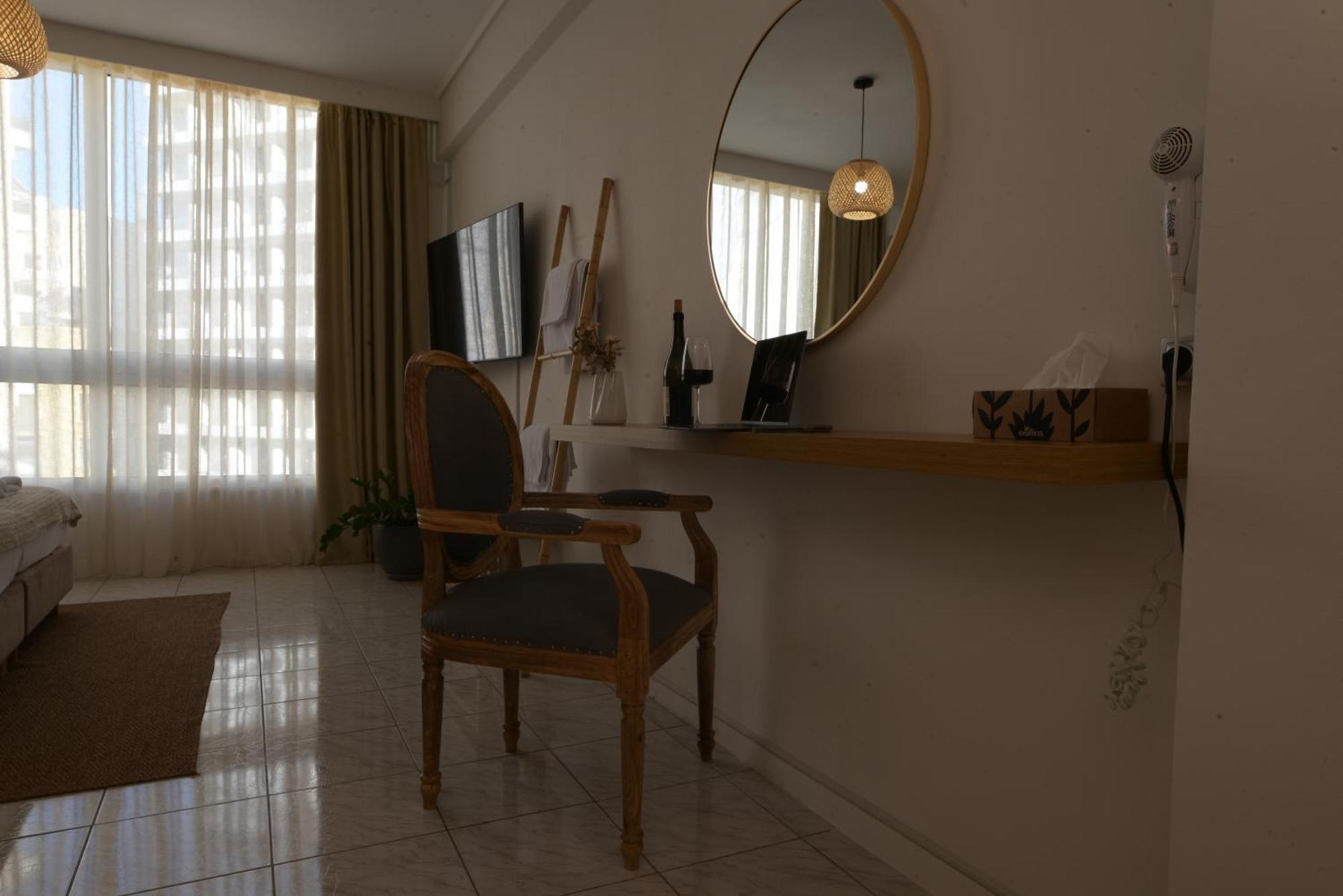 Host - Harmony * Atene